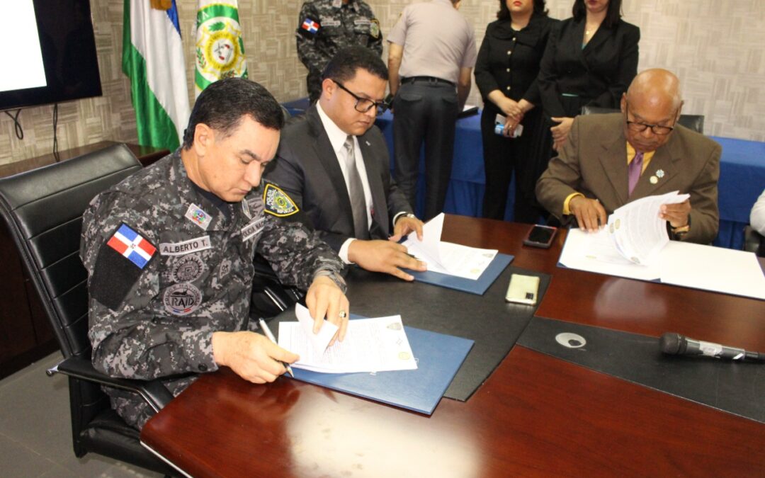 Policía Nacional firma acuerdo con CIMAT